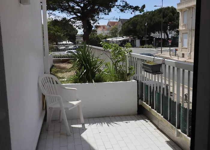 T2 à - De Pontaillac - 2 Adultes/2 Enfants, Terrasses, Parking, Proche Commerces - Fr-1-738-32 *